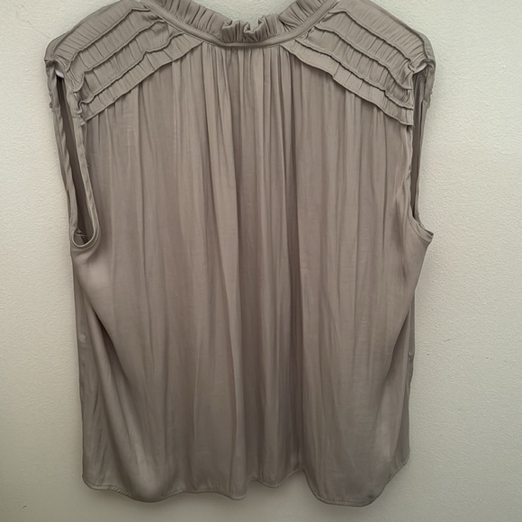 Current air top— size small - Picture 3 of 4